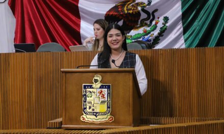 Iluminan Congreso por enfermedades raras