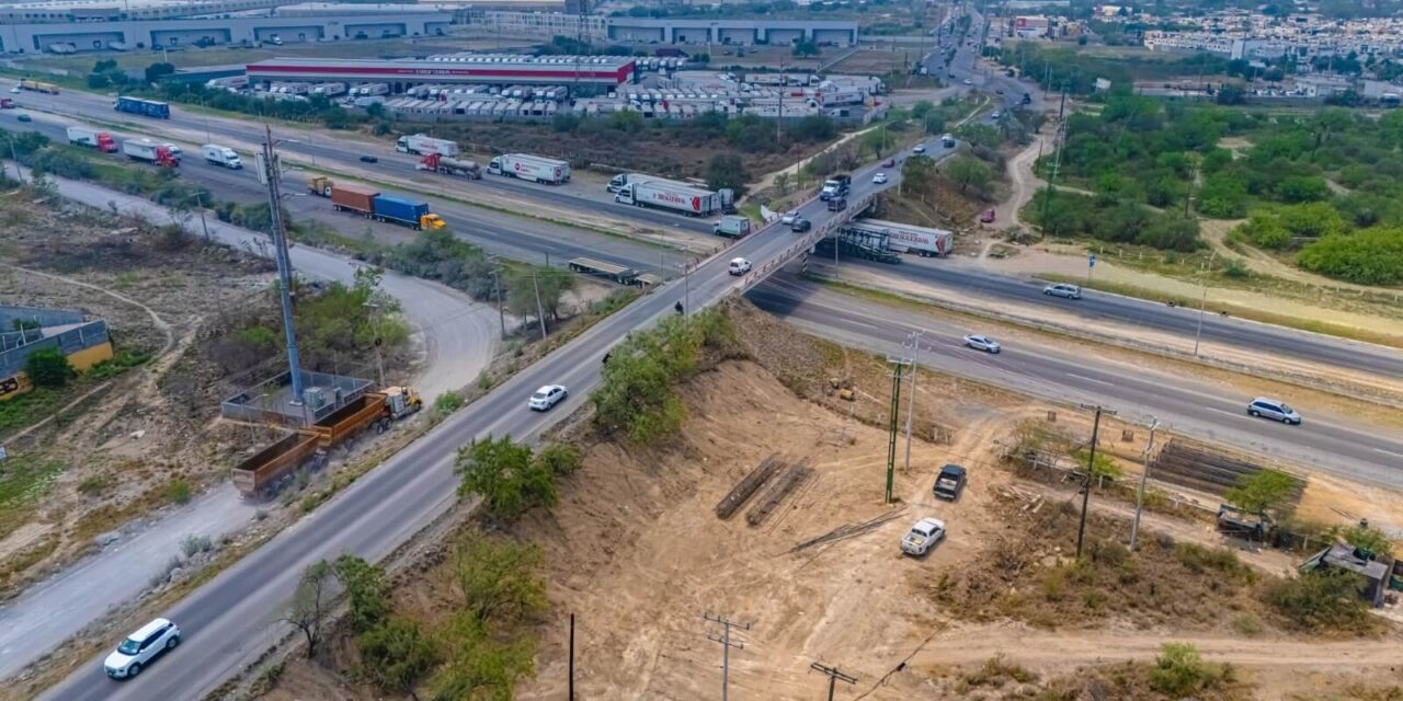 Avanzan obras de carretera Apodaca Juárez