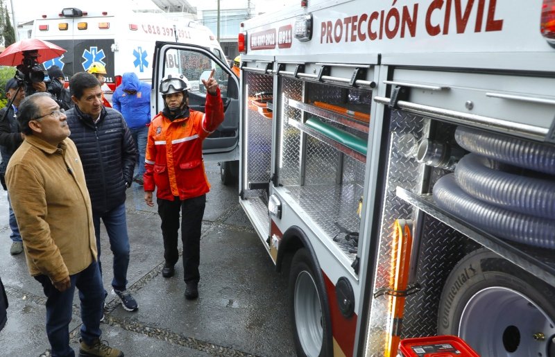 Fortalecen equipo de Protección Civil Escobedo